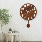 Kompakte Nachttischuhr Mit Sanftem Nachtlicht In Eichenholz Optik Und Energiesparenden LEDs Für Ruhiges Lesen Und Schlaf