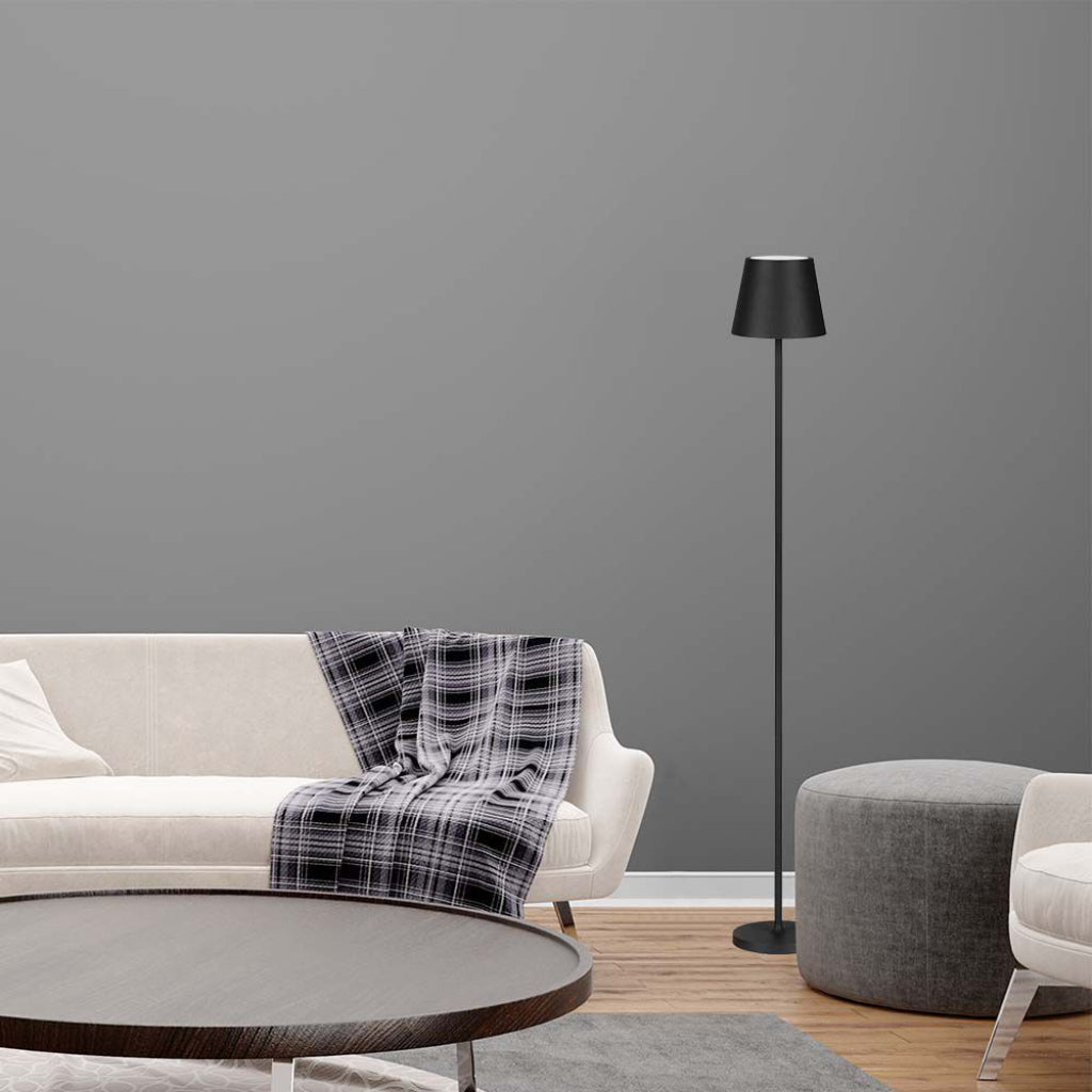 Kabellose LED Bodenlampe Mit Höhenverstellung Und Warmer Beleuchtung Bis Zu 10 Stunden Laufzeit IP54 Spritzschutz