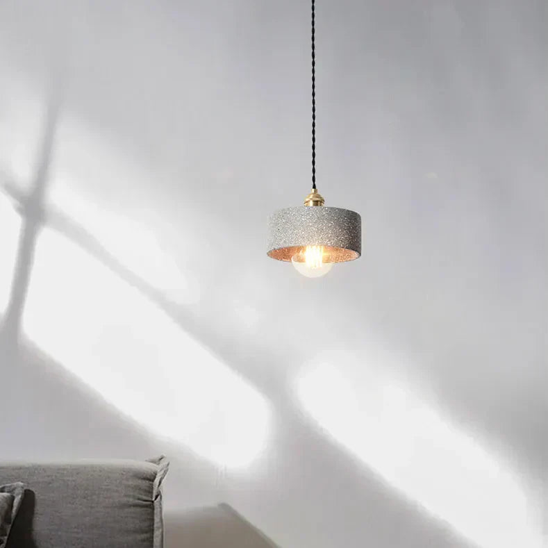 Elegante Minimalistische Zylindrische Pendelleuchte Mit Klarem Liniendesign Für Modernes Wohnambiente