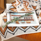 Boho-inspiriertes geometrisches Design mit weicher Struktur für stilvolle Wohnbereiche