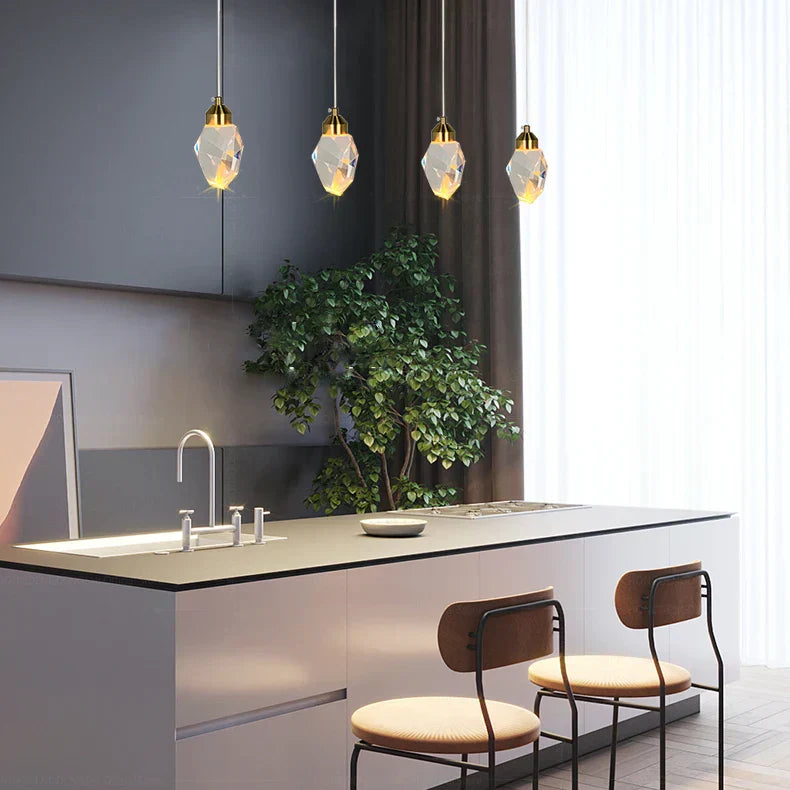 Kristallpendelleuchte Mit LED Technologie Und Kristallverzierungen Für Eleganten Wohnraum Und Stilvolle Beleuchtung