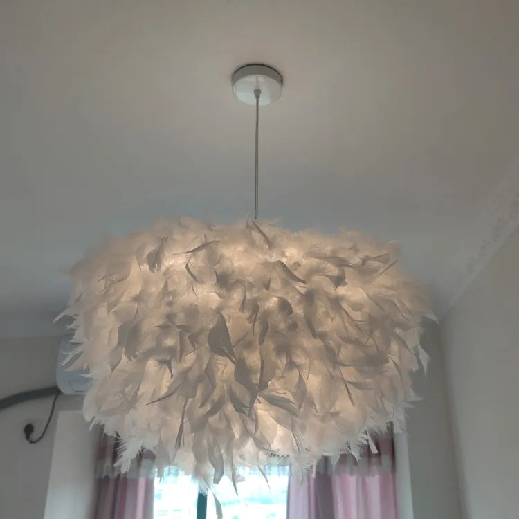 Luxuriöser Feder Kronleuchter Mit Gänsefeder Für Luftige Elegante Atmosphäre Und E27 Fassung Ideal Für Schlafzimmer