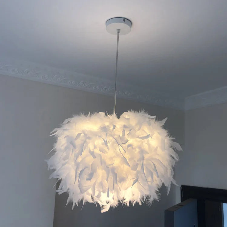 Luxuriöser Feder Kronleuchter Mit Gänsefeder Für Luftige Elegante Atmosphäre Und E27 Fassung Ideal Für Schlafzimmer