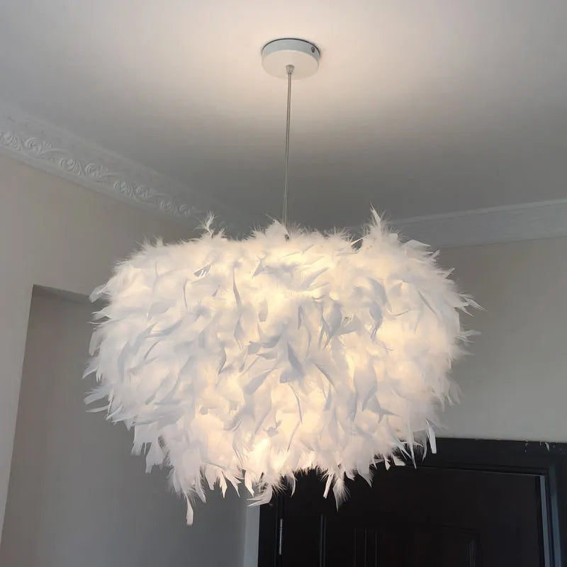 Luxuriöser Feder Kronleuchter Mit Gänsefeder Für Luftige Elegante Atmosphäre Und E27 Fassung Ideal Für Schlafzimmer