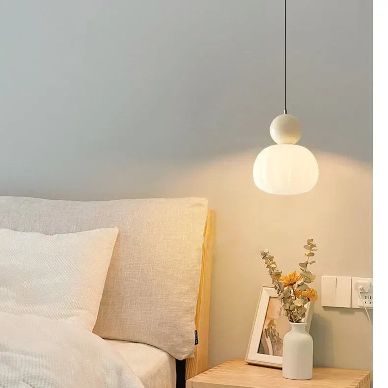 Elegante Deckenlampe Mit Texturiertem Kugeldesign Für Weiches Stimmungsvolles Licht Im Esszimmer Und Wohnzimmer