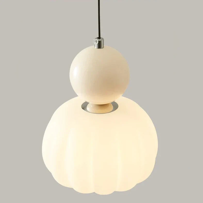 Elegante Deckenlampe Mit Texturiertem Kugeldesign Für Weiches Stimmungsvolles Licht Im Esszimmer Und Wohnzimmer