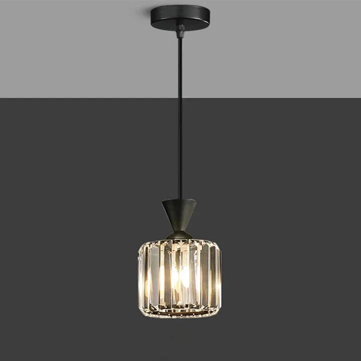 Art Deco Kristall Pendelleuchte Mit Geometrischen Linien Und Modernem Luxus Für Zeitlose Eleganz In Klarer Beleuchtung