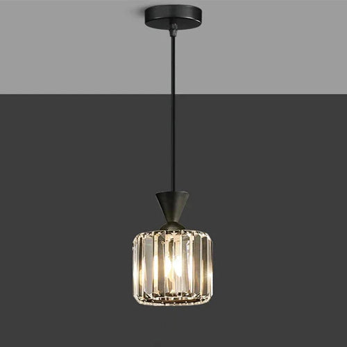 Art Deco Kristall Pendelleuchte Mit Geometrischen Linien Und Modernem Luxus Für Zeitlose Eleganz In Klarer Beleuchtung