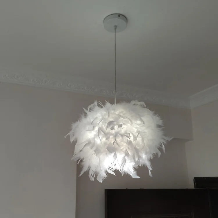 Luxuriöser Feder Kronleuchter Mit Gänsefeder Für Luftige Elegante Atmosphäre Und E27 Fassung Ideal Für Schlafzimmer